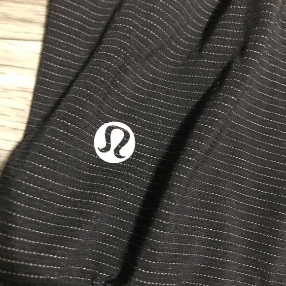 Lululemon Black and White built in bra; size 6 - Picture 3 of 8